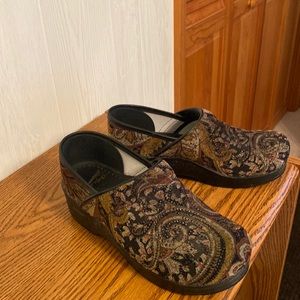 Dankso shoes..size 38 paisley print